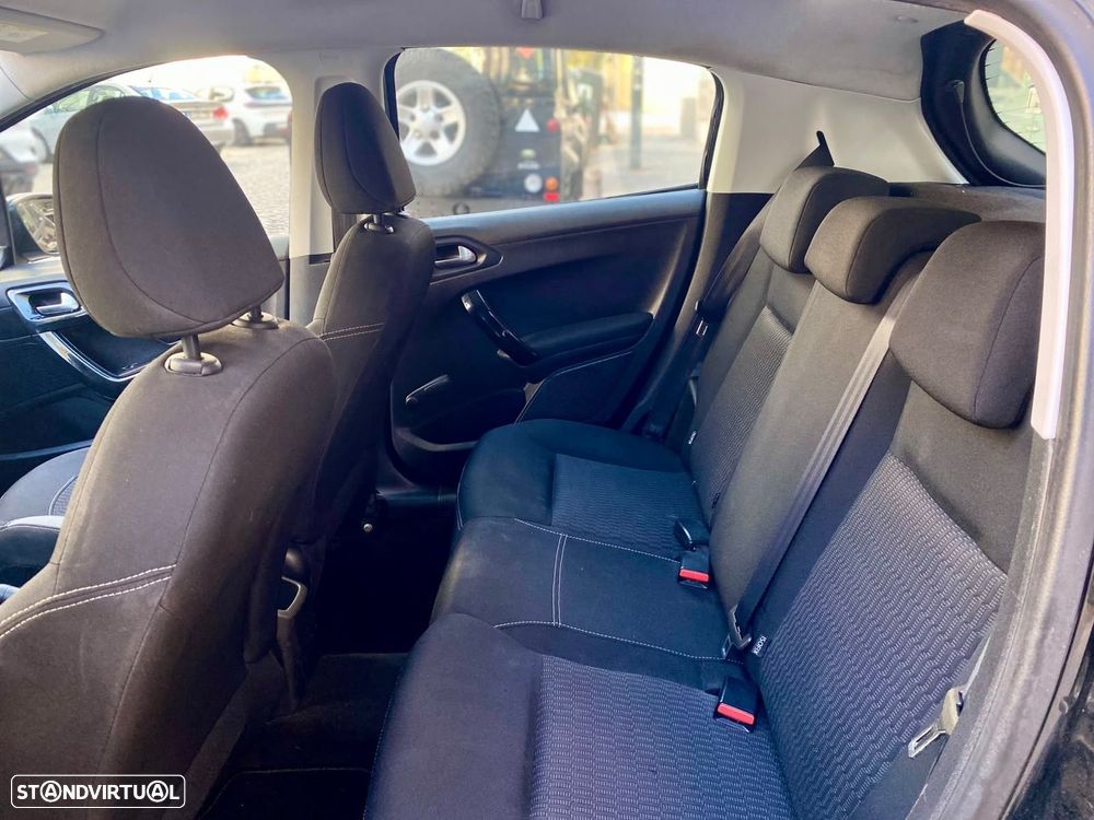Peugeot 208 1.6 BlueHDi Allure - 20