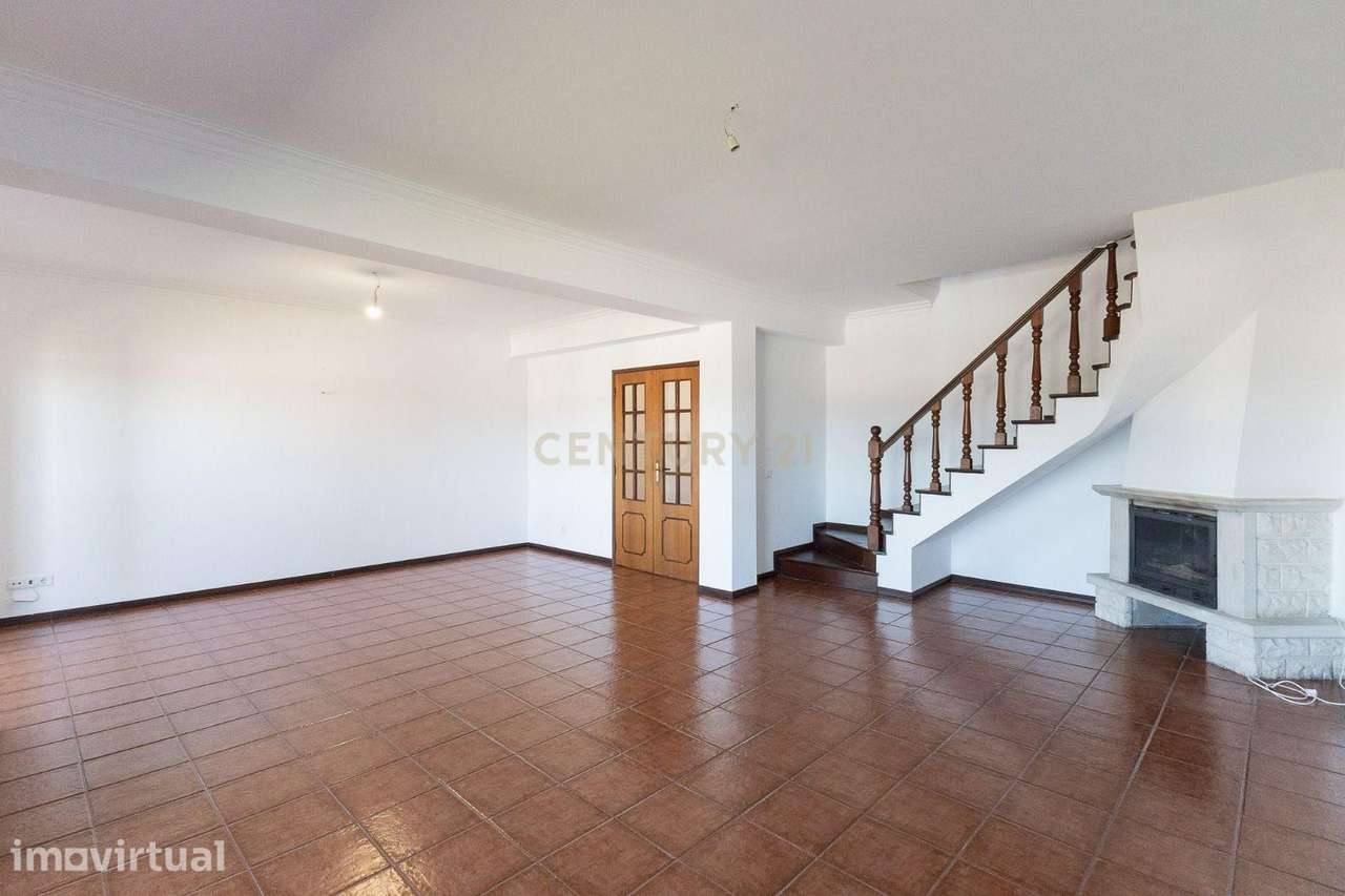 Arrenda-se T4 em duplex com garagem e terraço em Condeixa a Nova, Coim - Grande imagem: 2/24