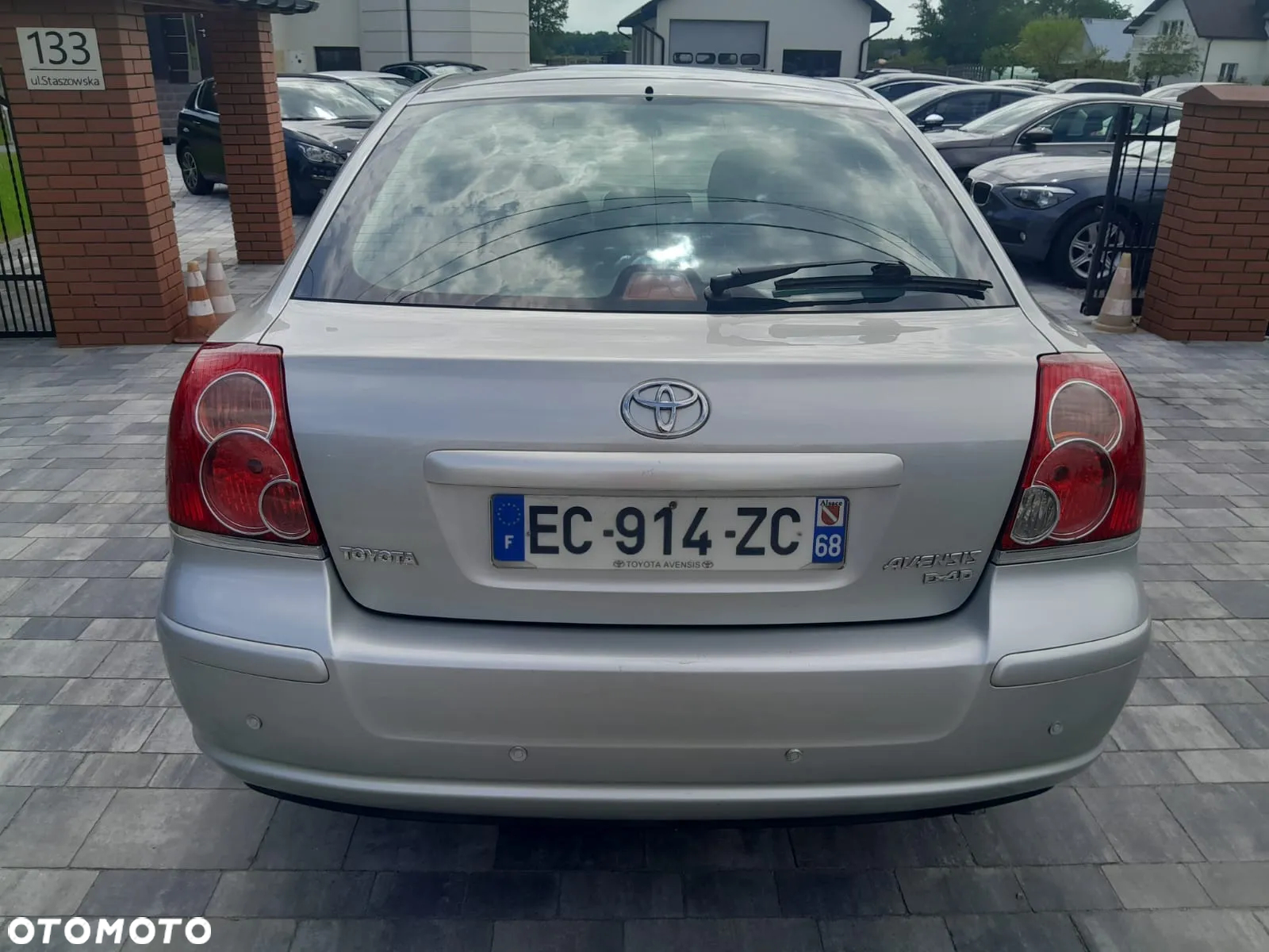 Toyota Avensis 2.0 D-4D Executive - 8