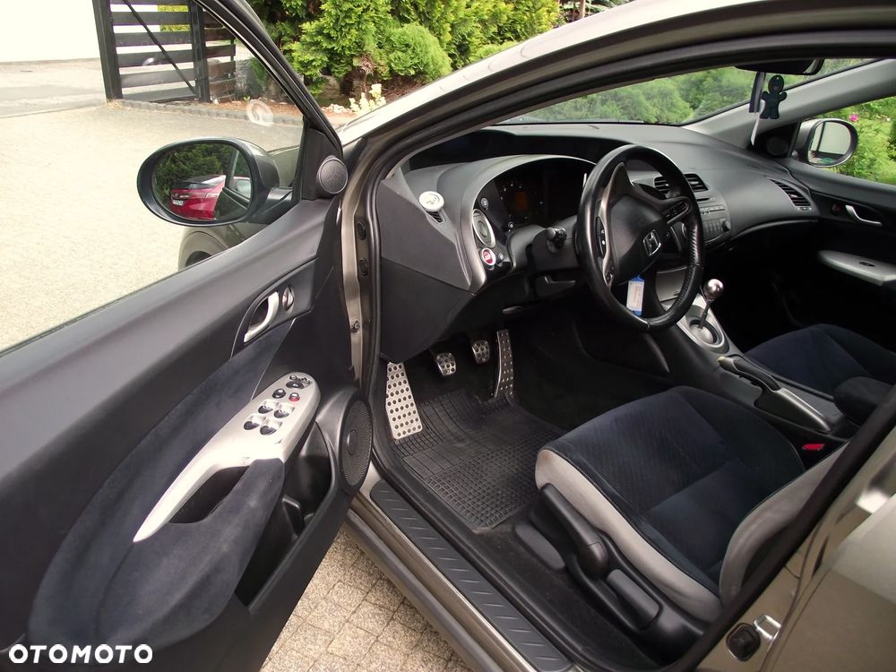 Honda Civic 1.8 Executive - 22