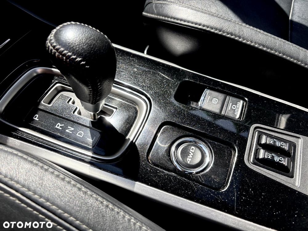 Mitsubishi Outlander 2.0 Intense + Navi 4WD CVT - 26