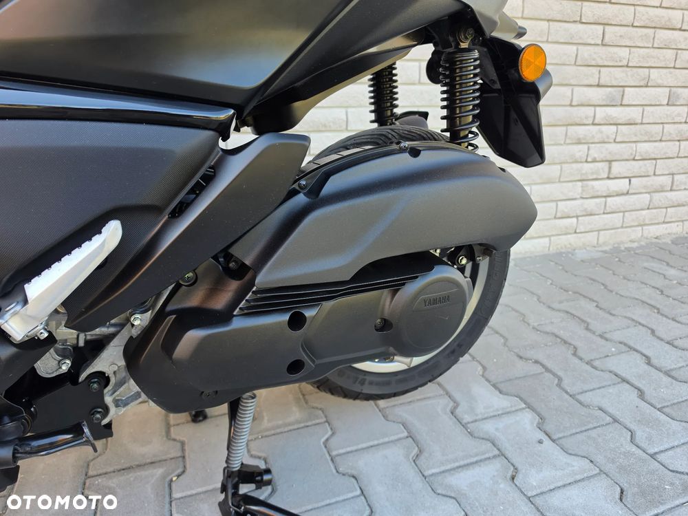 Yamaha X-max - 4