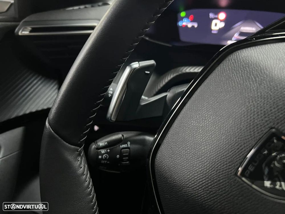 Peugeot 2008 1.2 Hybrid Allure e-DCS6 - 19