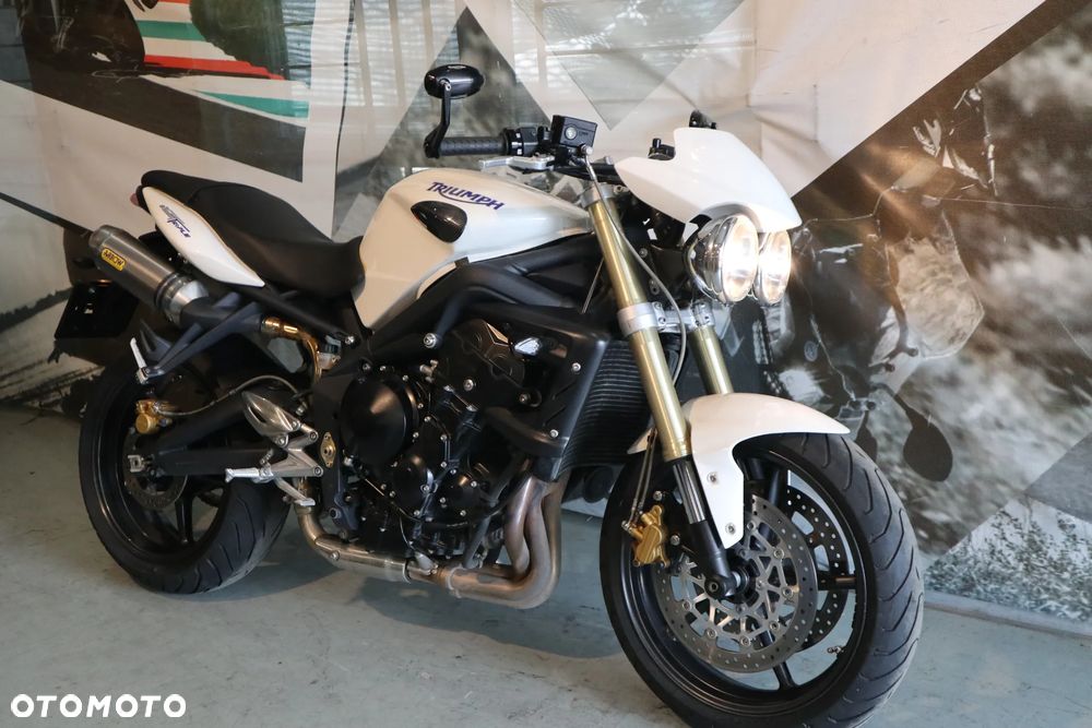 Triumph Street Triple - 17
