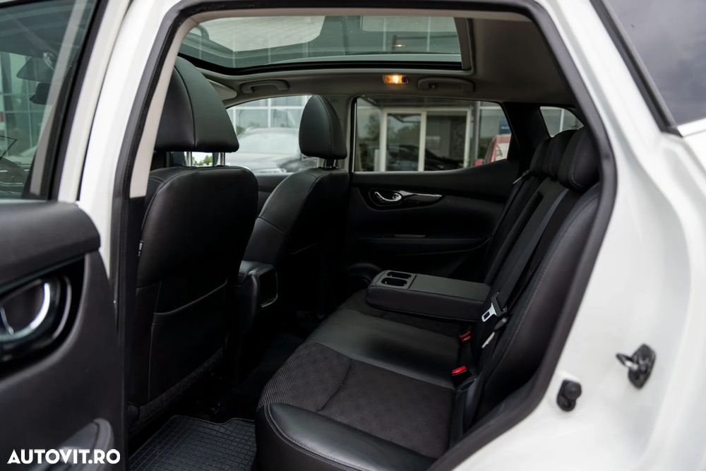 Nissan Qashqai 1.6 DCI Start/Stop X-TRONIC Tekna - 17