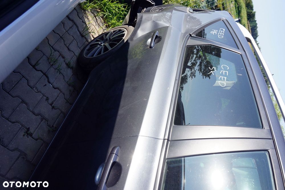 DRZWI TYLNE PRAWE CEED I LIFT KOMBI 5K  CZARNY KIA 2009-2012 - 1