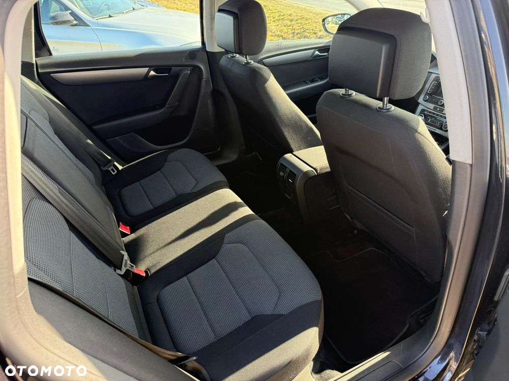 Volkswagen Passat 2.0 Blue TDI SCR Highline - 10
