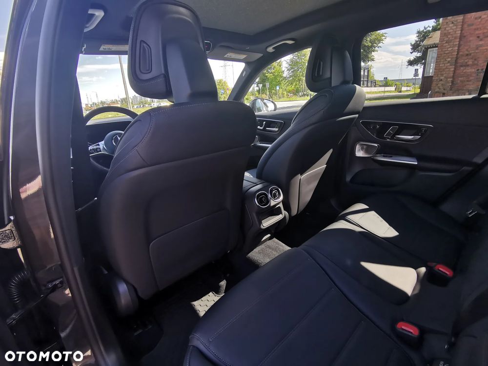 Mercedes-Benz GLC - 27