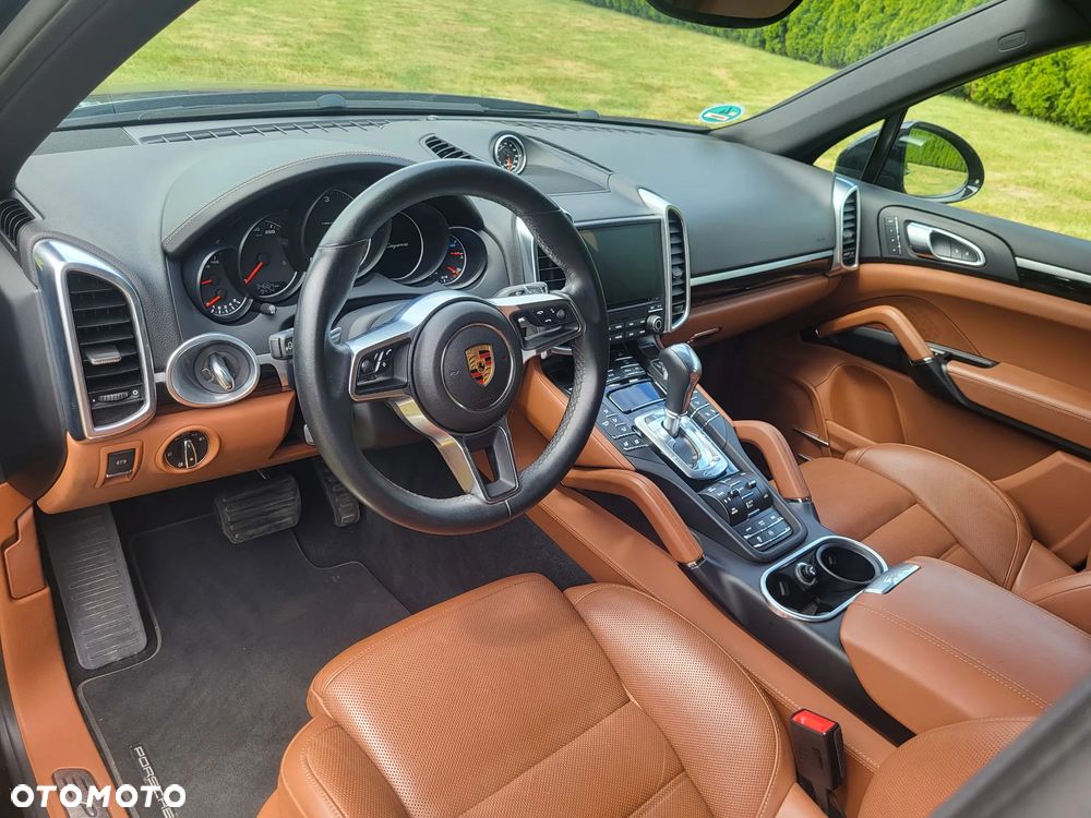 Porsche Cayenne Platinum Edition - 15