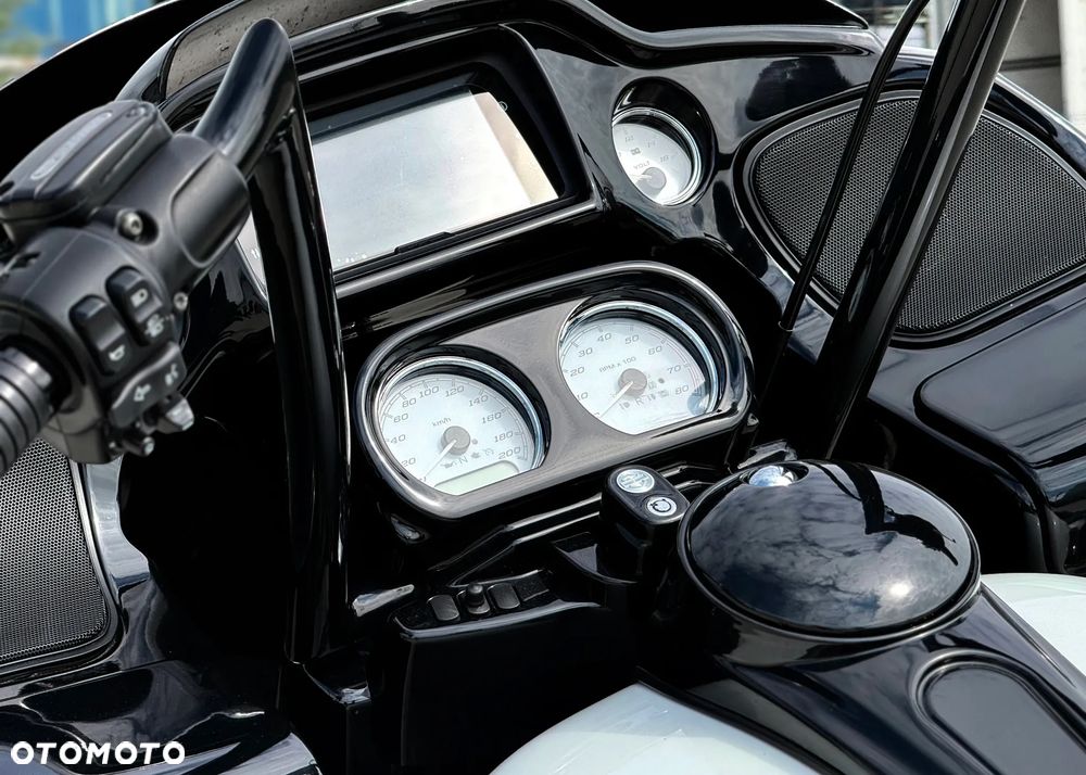 Harley-Davidson Touring Road Glide - 27