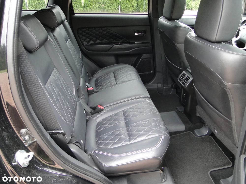 Mitsubishi Outlander Instyle + - 33