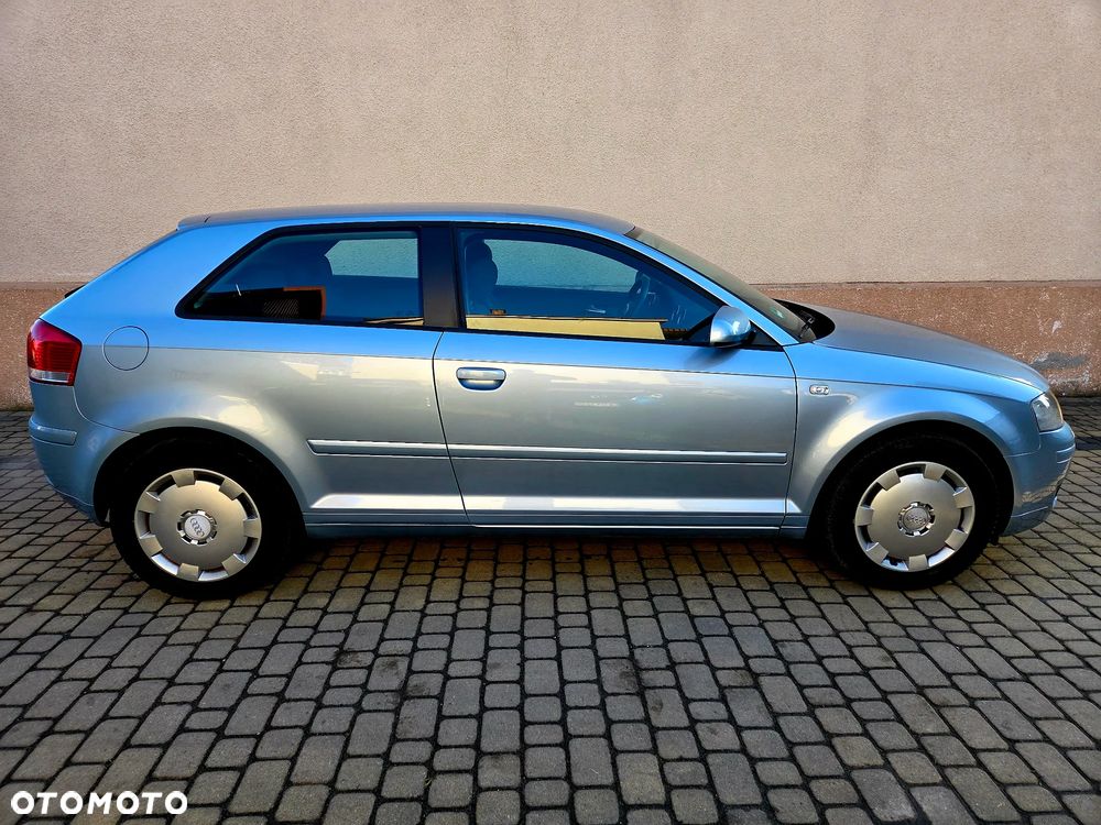 Audi A3 3-drzwiowe 1.6 Attraction - 20