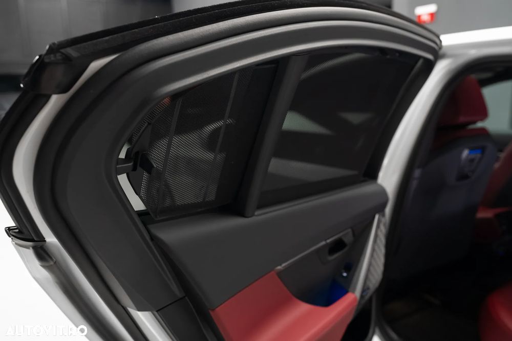 BMW Seria 5 520i AT MHEV - 28