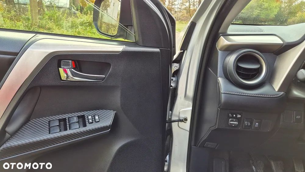 Toyota RAV4 2.0 D-4D Premium - 13