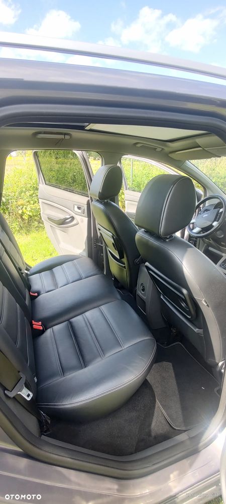 Ford Kuga 2.0 TDCi 4WD Titanium - 4