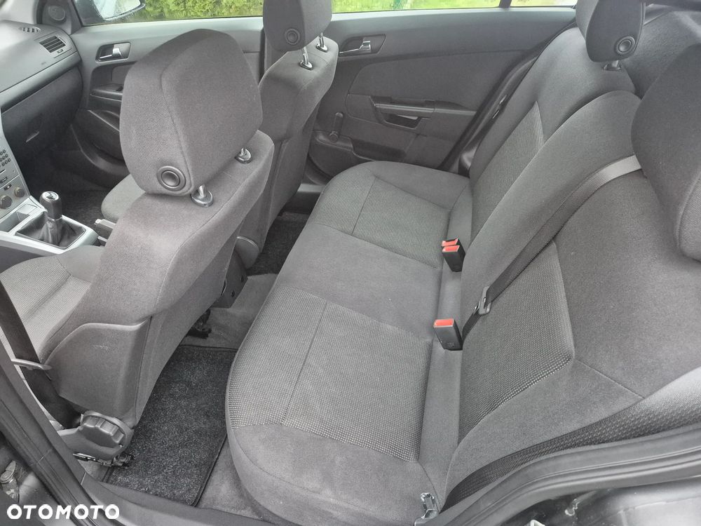 Opel Astra 1.4 Selection - 15