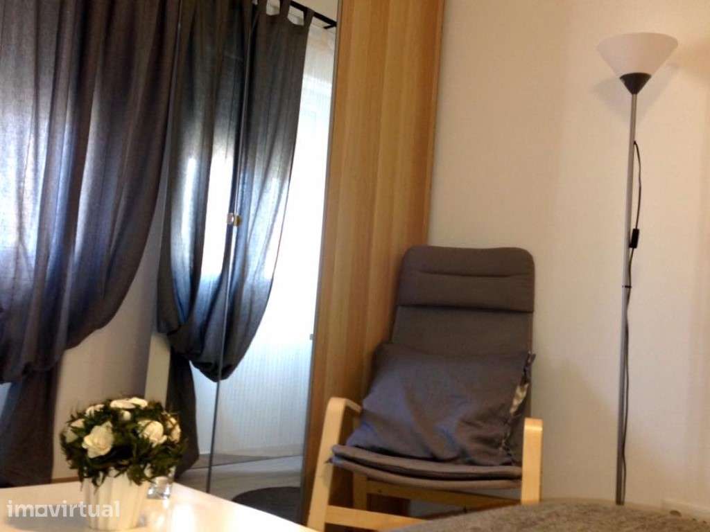 Quarto c/ despesas incluídas na Amadora - Grande imagem: 3/10