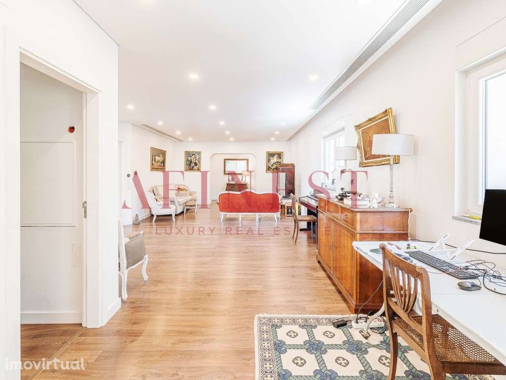 MORADIA T6 EM ALBARRAQUE | LOTE 2.500 m² | JUNTO À QUINTA DA BELOURA - Grande imagem: 4/60