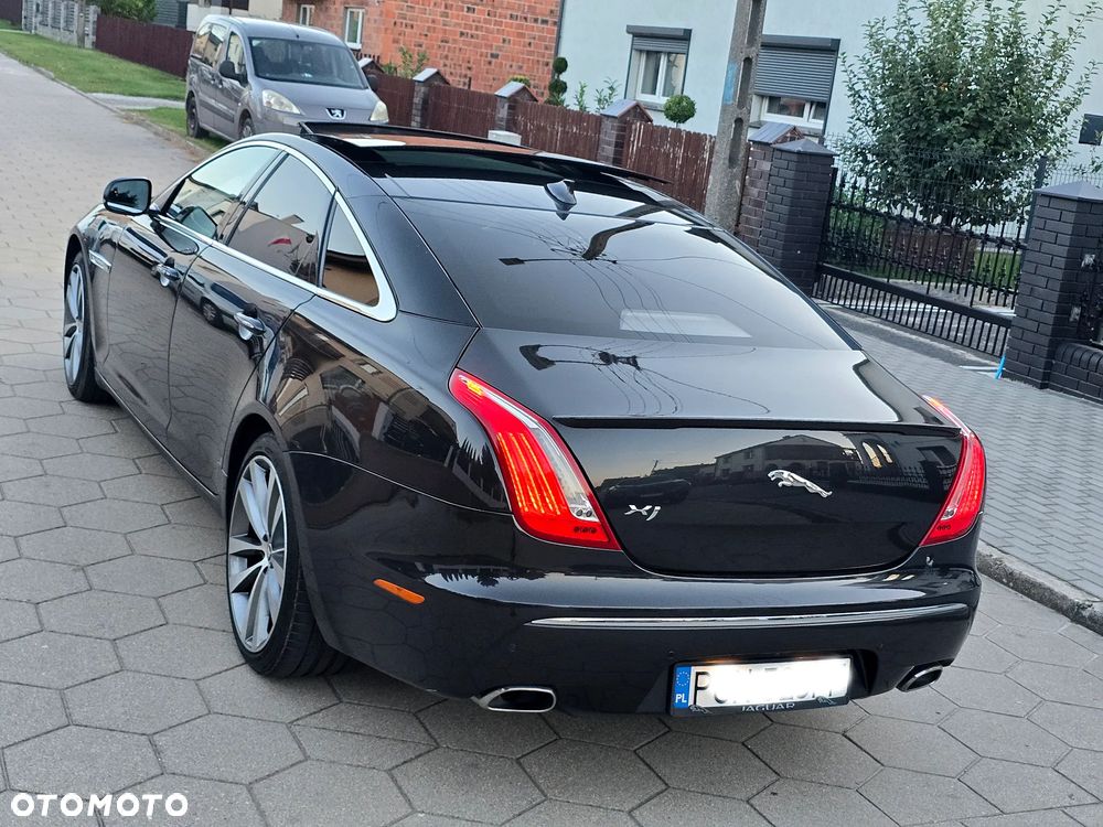 Jaguar XJ 3.0 D V6 Premium Luxury - 37