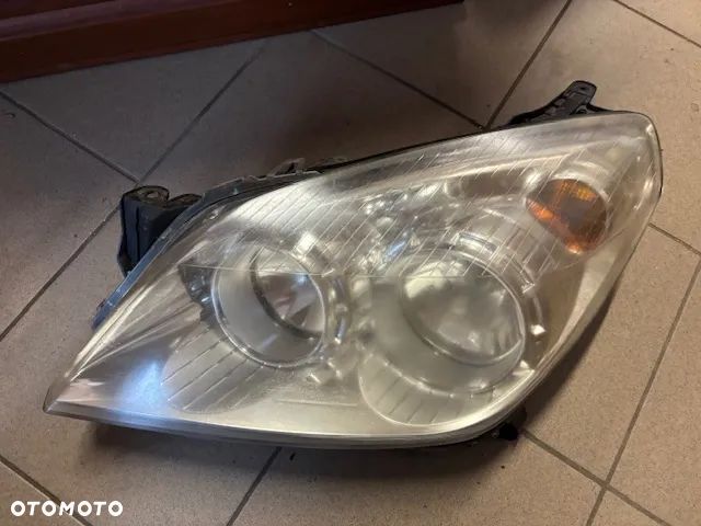 LAMPA PRZÓD LEWA OPEL ASTRA H - 1