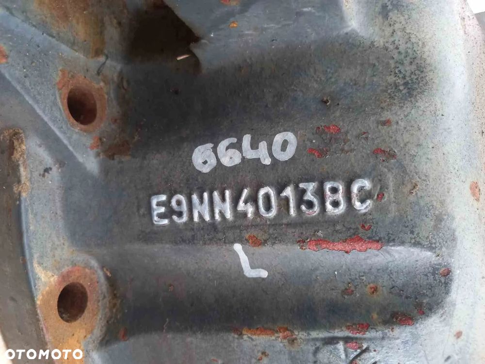 Zwolnica tylna lewa New Holland 6640 - 5