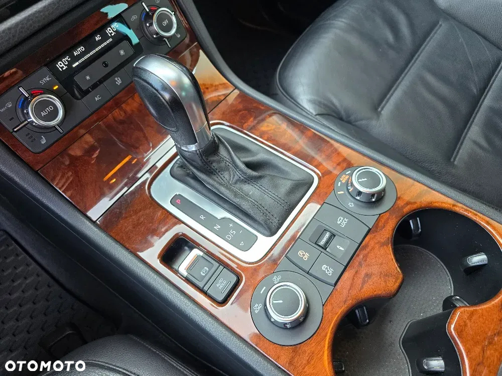 Volkswagen Touareg - 15