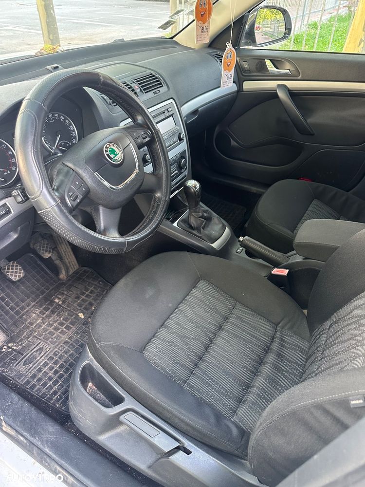 Skoda Octavia 1.6 TDI ELEGANCE - 11