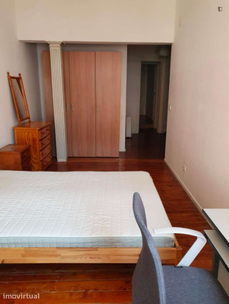 Quarto - localizado em Alcântara Lisbon - Grande imagem: 5/20