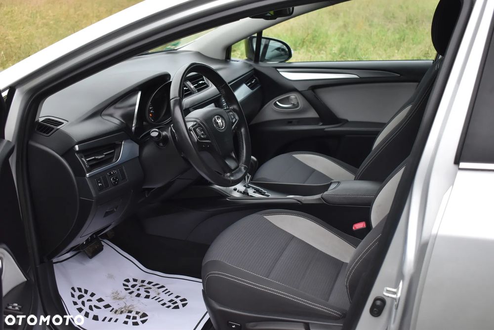 Toyota Avensis - 22
