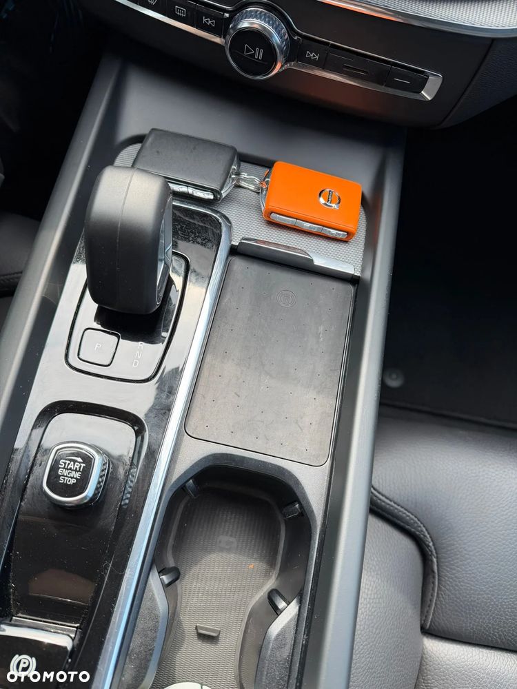 Volvo XC 60 B4 D Ultimate Dark - 24