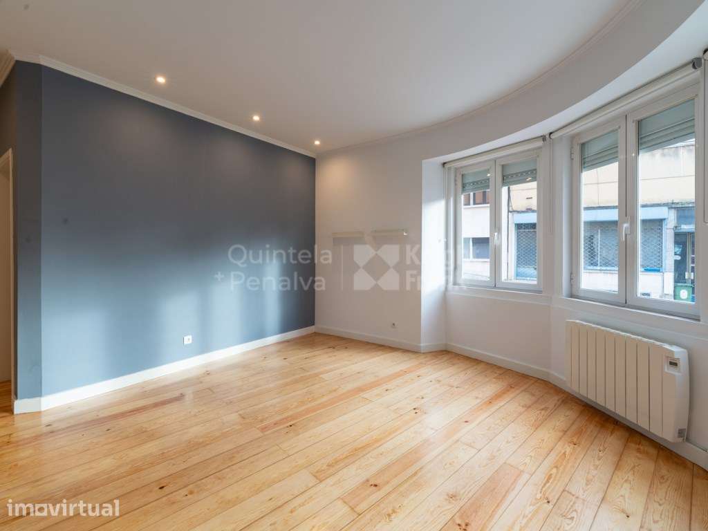 Apartamento T3 com logradouro para arrendamento em Lisboa - Grande imagem: 2/26