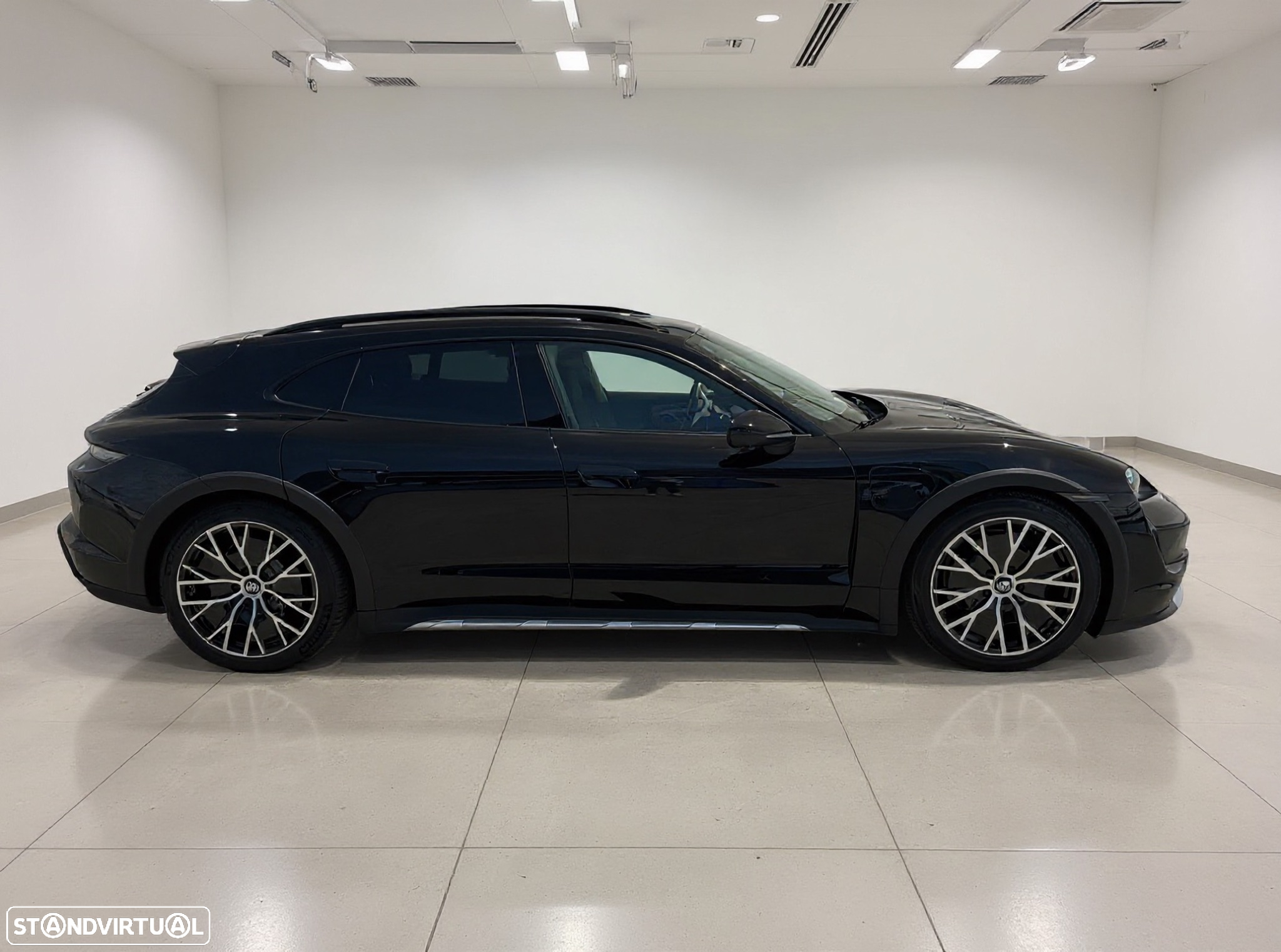 Porsche Taycan Cross Turismo 4 - 9