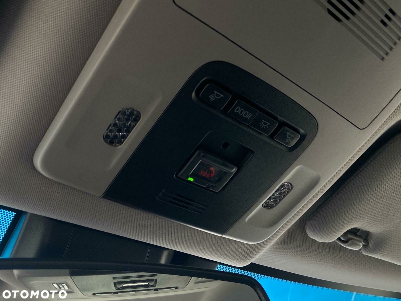 Toyota Camry 2.5 Hybrid Comfort CVT - 28