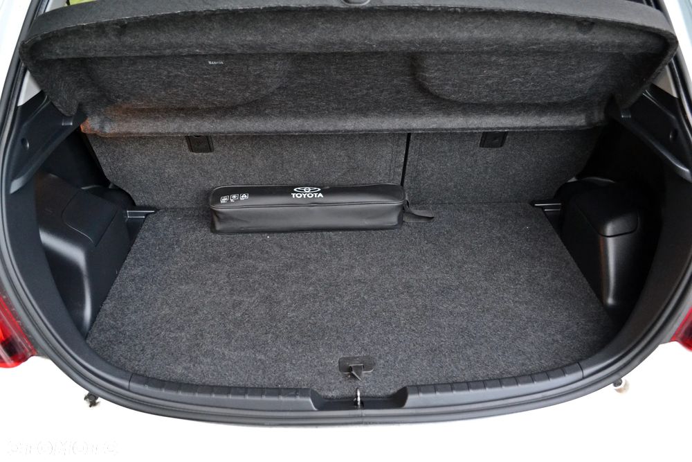 Toyota Yaris - 16