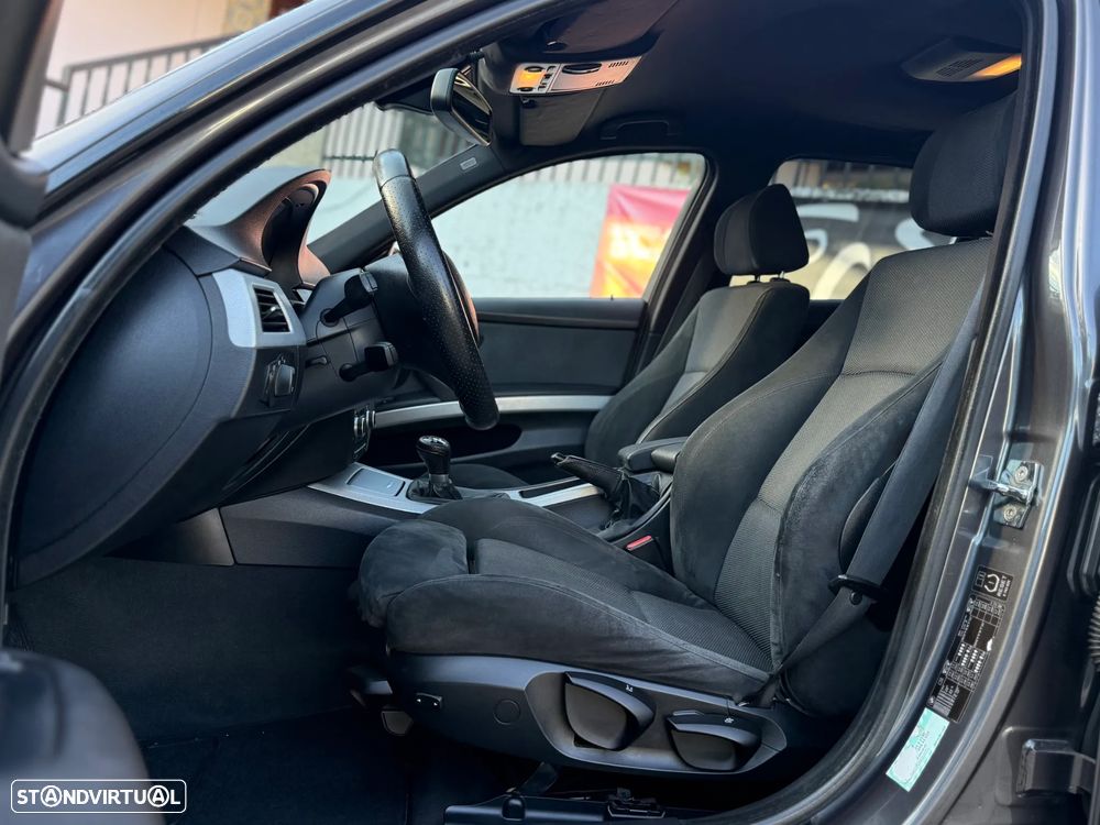 BMW 320 d Touring - 14