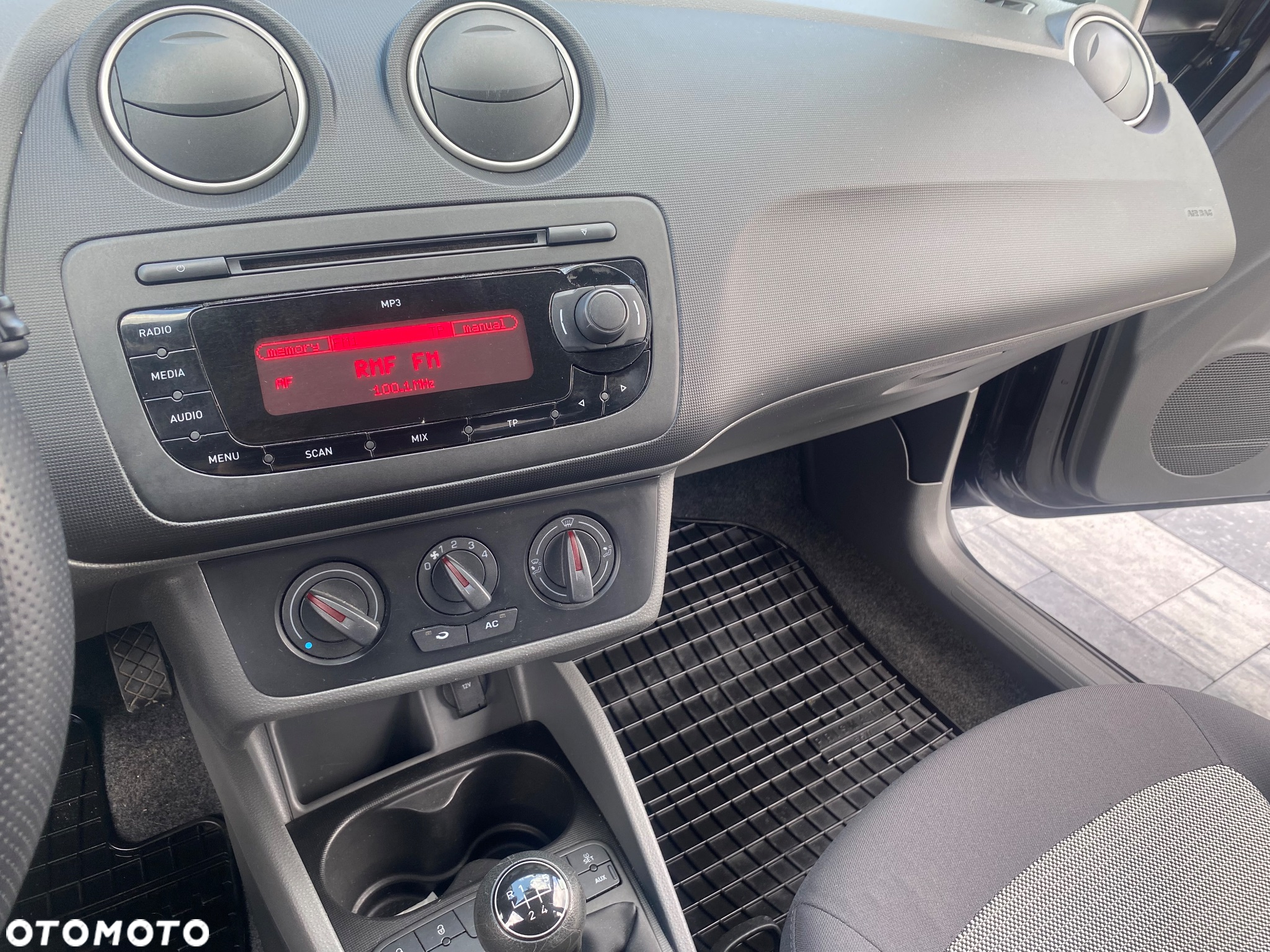Seat Ibiza 1.2 12V Reference - 19