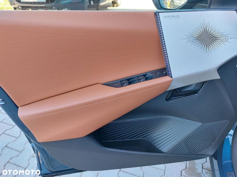 DS Automobiles N°8 - 18