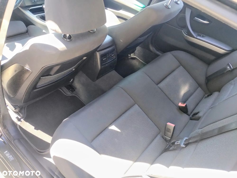 BMW Seria 3 320d - 10