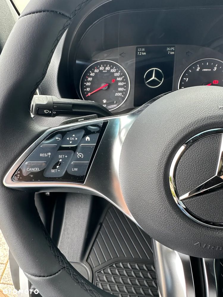 Mercedes-Benz Sprinter - 14