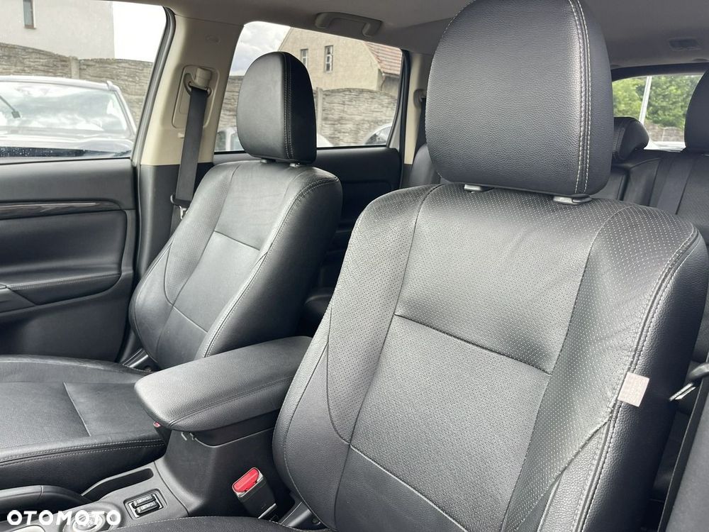 Mitsubishi Outlander - 9
