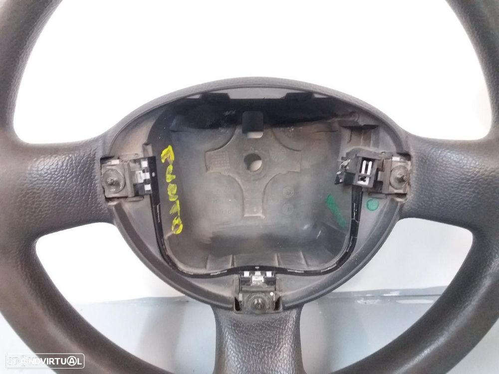 VOLANTE FIAT PUNTO 2002 - - 2
