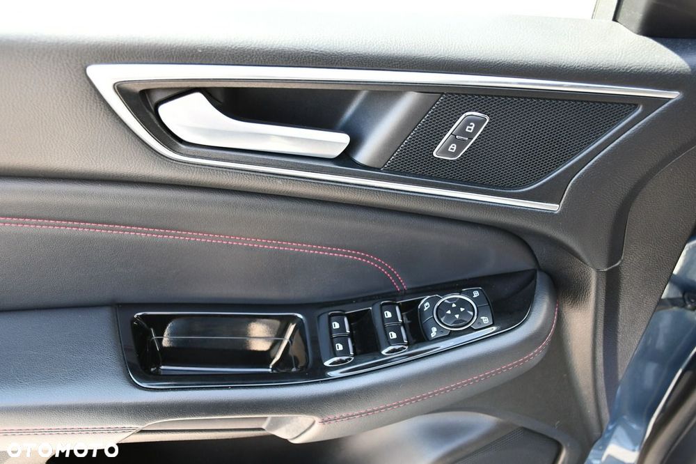 Ford S-Max - 36