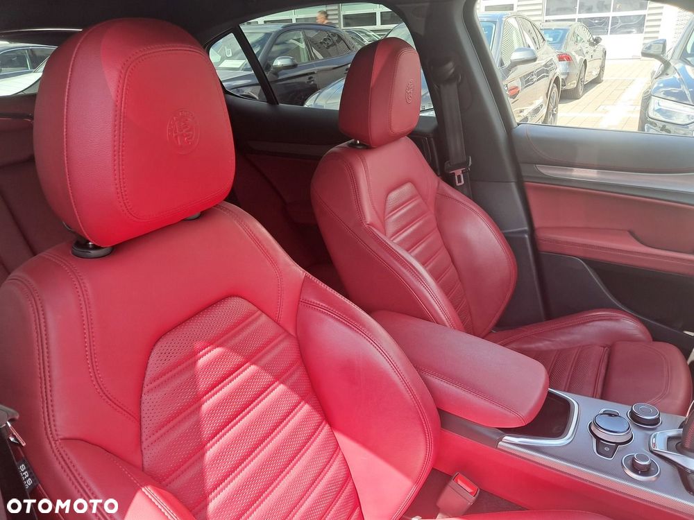 Alfa Romeo Stelvio 2.0 Turbo Veloce Q4 - 24