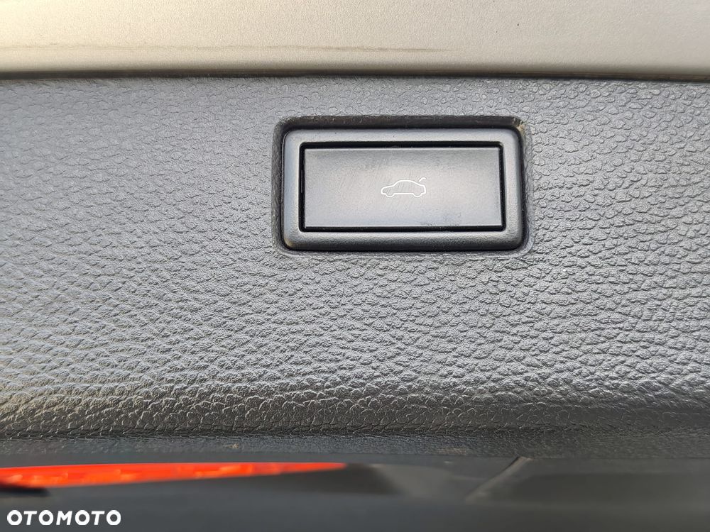 Volkswagen Passat 2.0 TDI DSG BlueMotion Technology Comfortline - 21