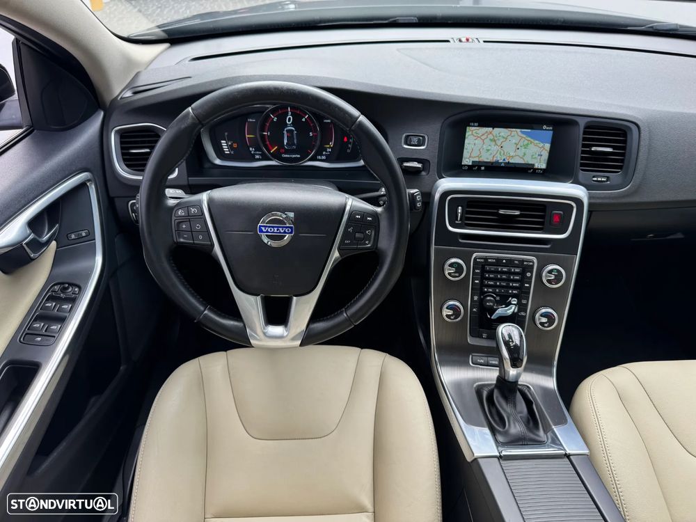 Volvo V60 D6 Twin Engine Geartronic Summum - 17