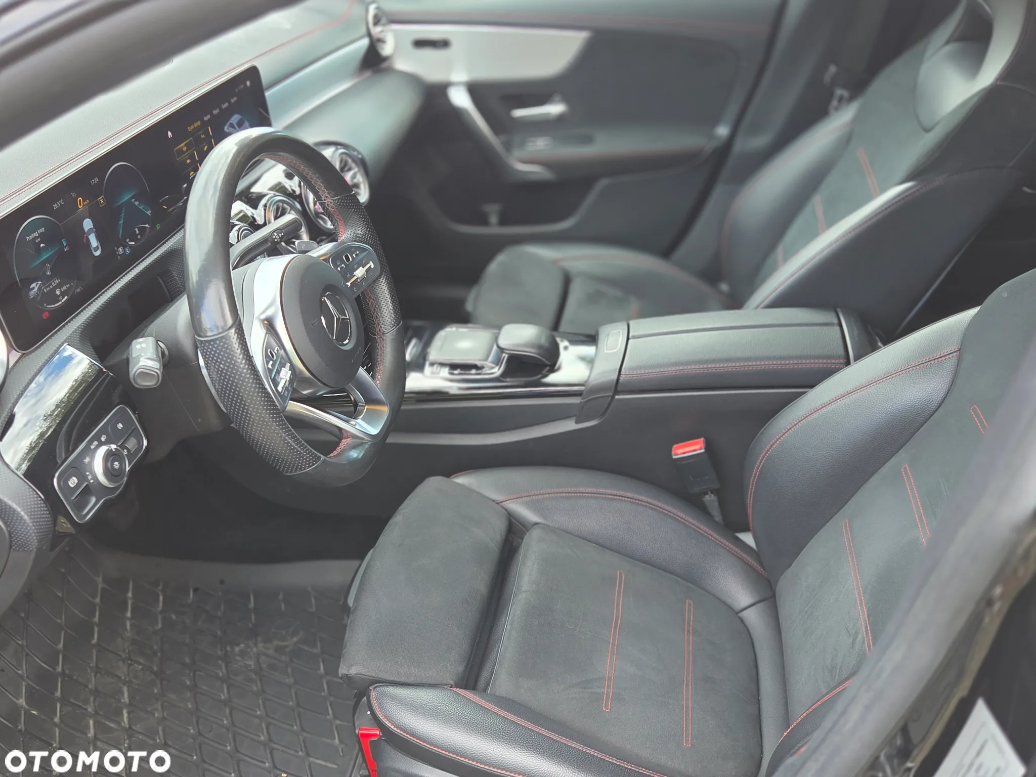 Mercedes-Benz CLA 200 7G-DCT - 12