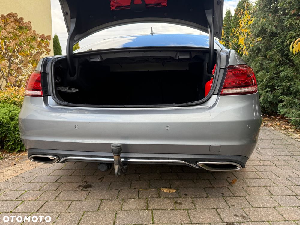 Mercedes-Benz Klasa E 220 CDI DPF BlueEFFICIENCY 7G-TRONIC Elegance - 20