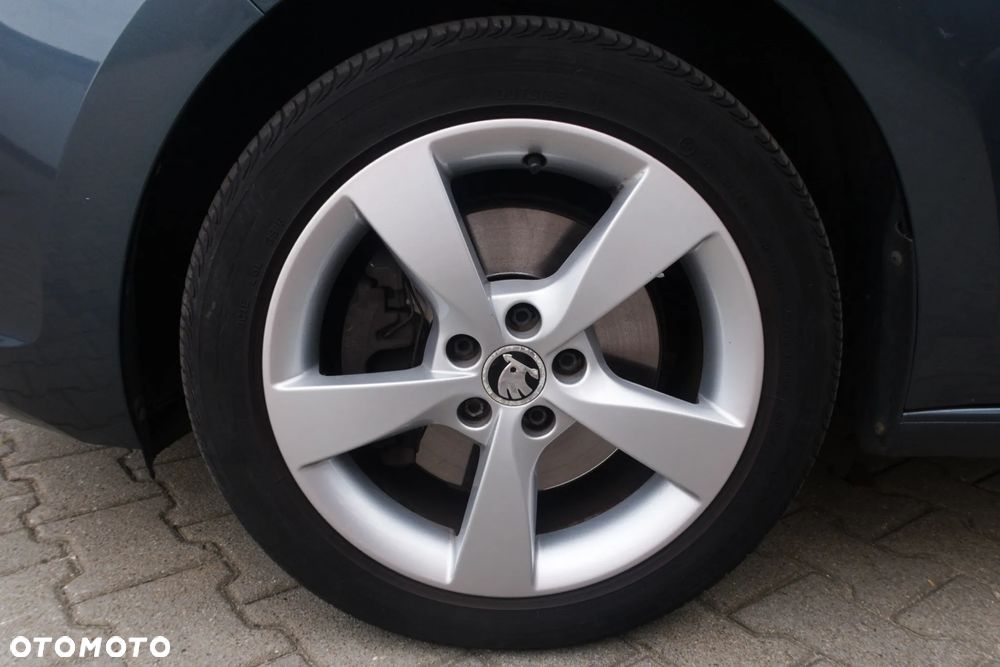 Skoda RAPID 1.2 TSI Style - 7