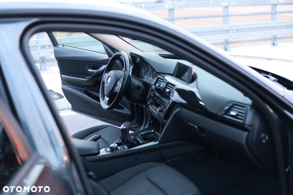 BMW Seria 3 318d Advantage - 9