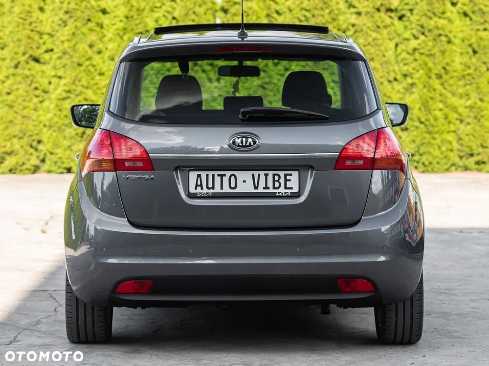 Kia Venga 1.4 CVVT Titanium Collection - 11